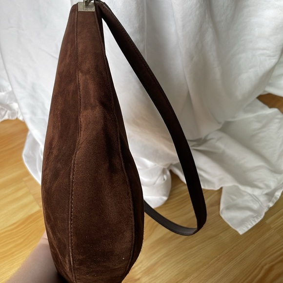 💥SALVATORE FERRAGAMO💥 Brown suede purse w/ full zip close + black inside - Picture 5 of 17